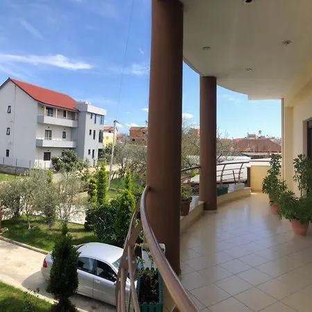 Villa Uklala Kamez Exterior photo